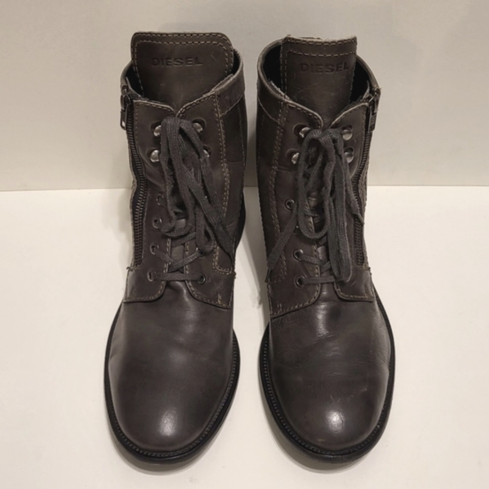 Diesel genuine leather dark olive green boots, size 11, in very good condition